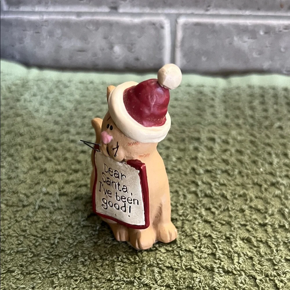Blossom Bucket 2013 Cat Figurine with Santa Hat